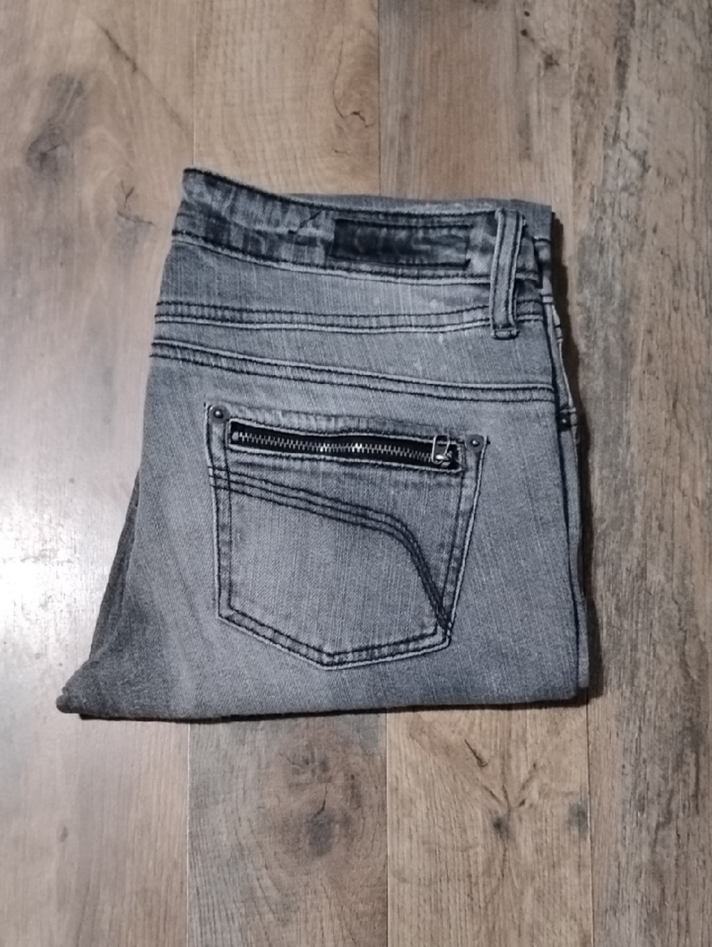 Fox Grey Denim Jeans with Back Zip Pocket Women's Size: 7